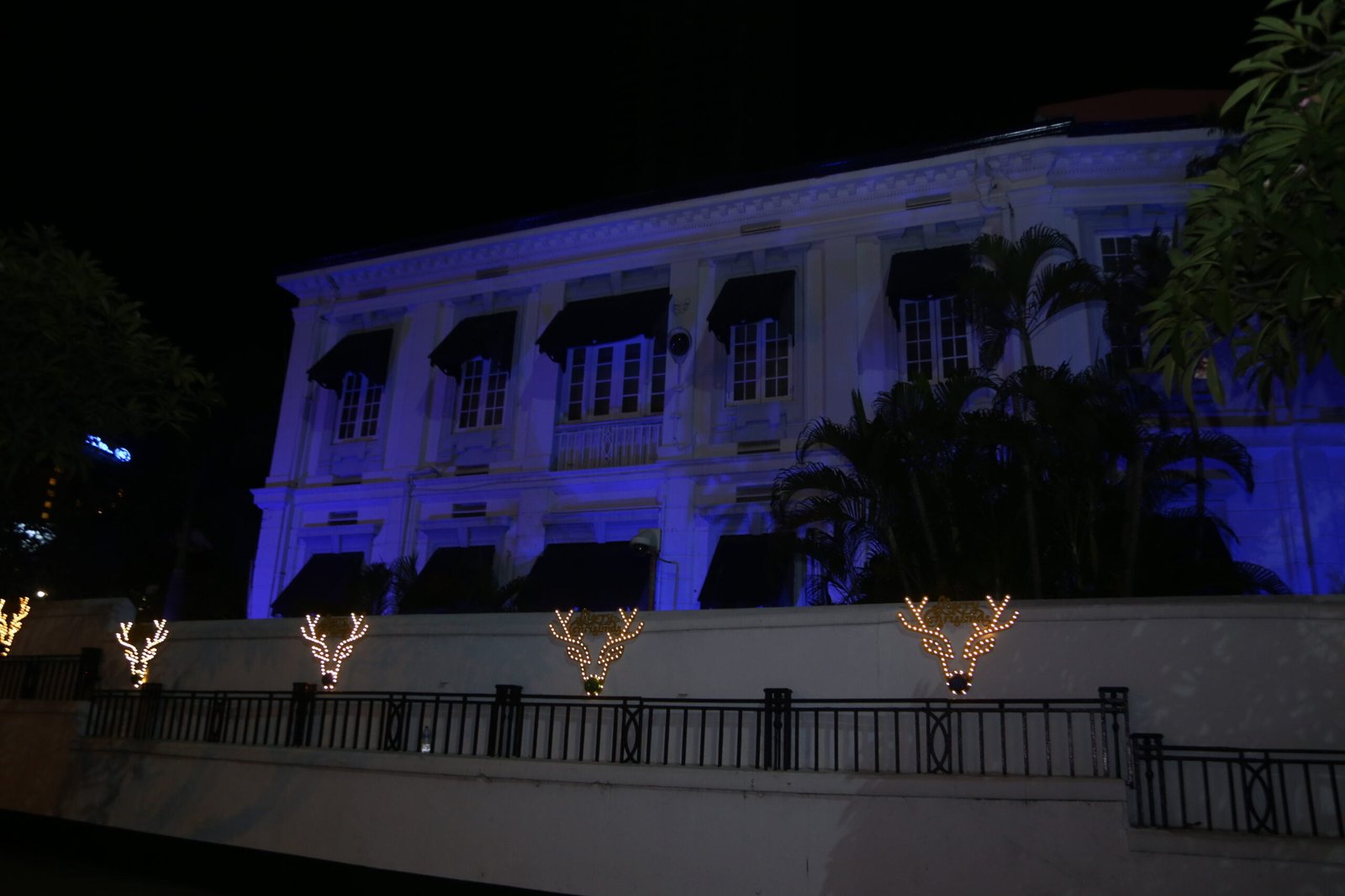 <strong>SLT-MOBITEL celebrates joy of season illuminating city with festive lights</strong>