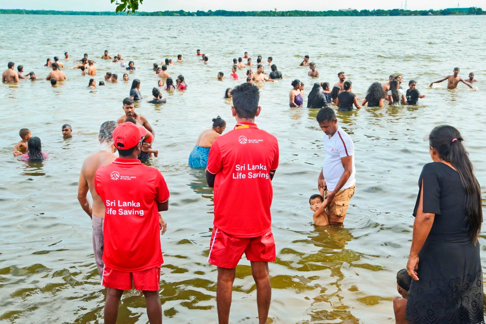 AIA ඉන්ෂුවරන්ස් හි ජාතික රැකවරණ මෙහෙවර වන පොසොන් රැකවරණ ව්යාපෘතිය කිසිඳු දිය අනතුරකින් තොරව සාර්ථකව නිම වේ!