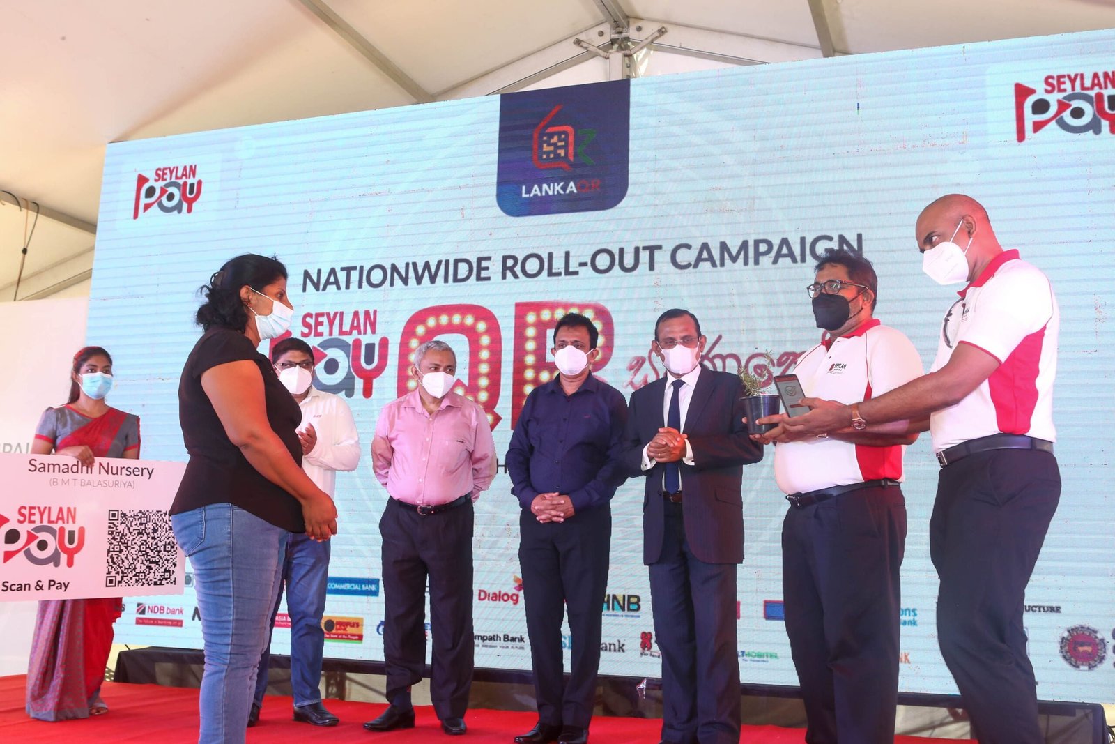 Seylan Bank takes the lead to promote LANKA QR beyond Western Province