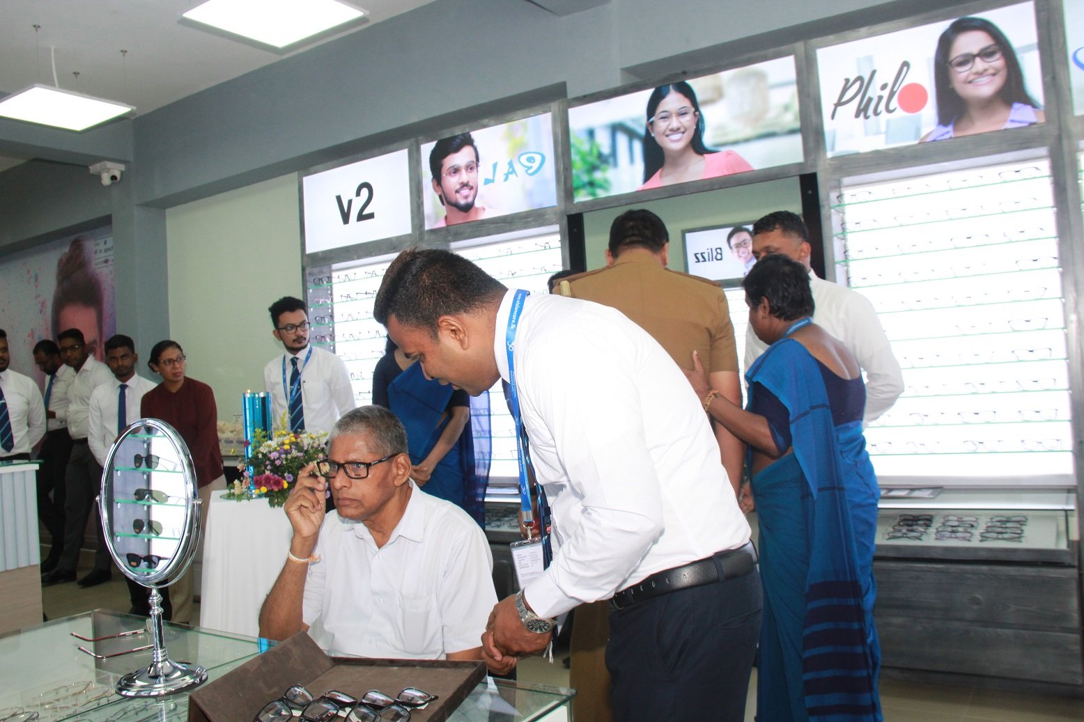 Vision Care takes world-class eyecare to the Eastern Province with new Ampara branch 
