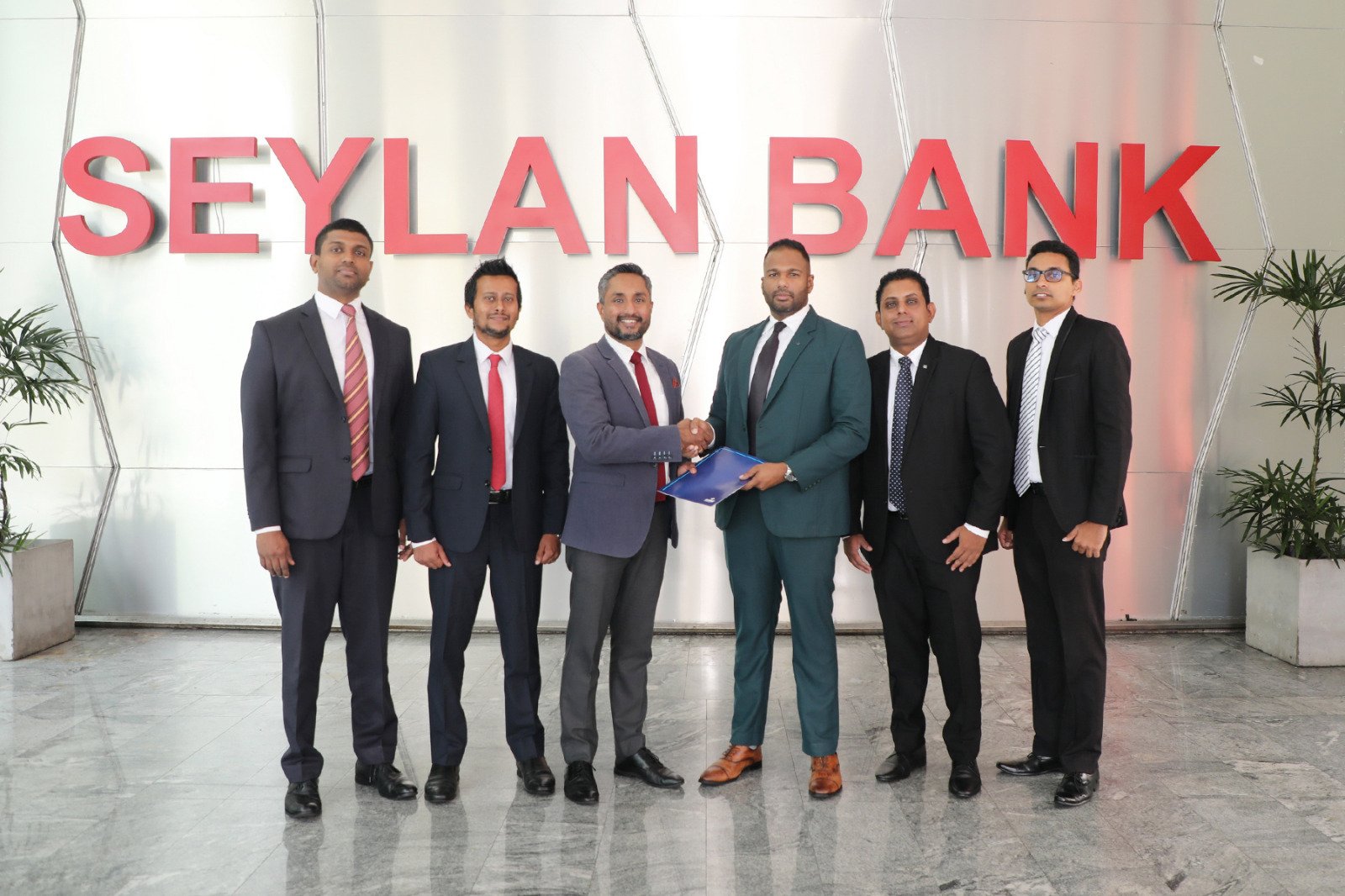 Seylan Cards partners with Orient Insurance to provide special discounts and Easy Payment Plans for Cardholders