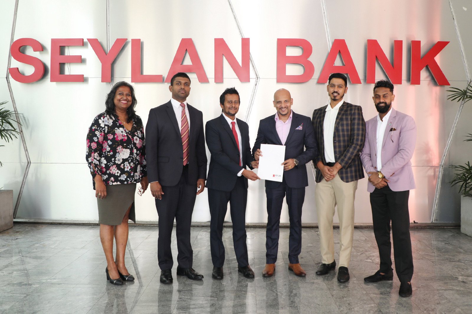 Seylan Cards and Halo Flights to reward Cardholders with air tickets to Singapore and Maldives
