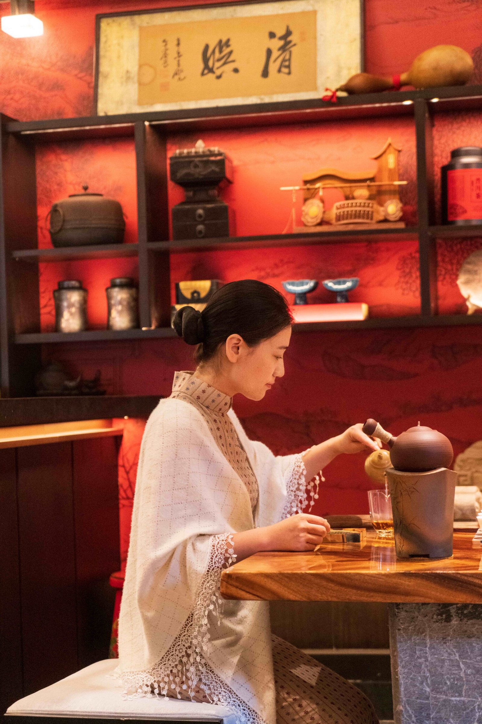 A Master in Every Pour: Shangri-La Colombo Welcomes Renowned Chinese Tea Master Ji Shanshan 