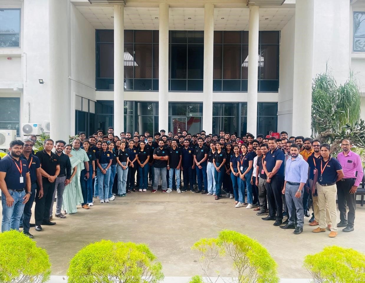 HUTCH and USJP Strengthen Industry-Academia Ties Through Data Centre Visit