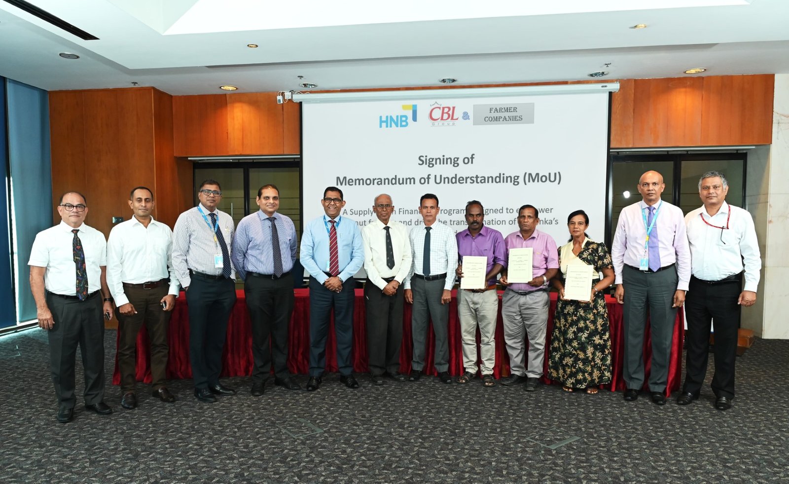 ශ්රී ලංකාවේ පොල් වගාකරුවන්ගේ වෙළඳපොළ ප්රවේශය ශක්තිමත් කිරීමට HNB සහ CBL Cocos එක් වෙයි