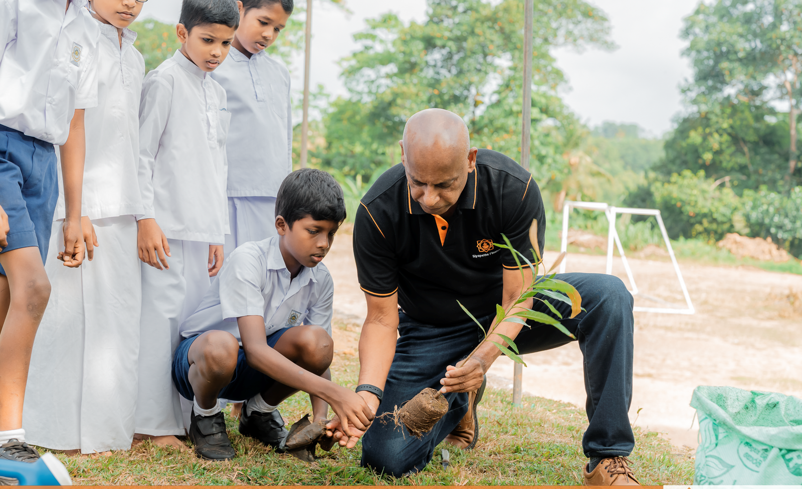 Siyapatha Finance Kicks Off National School-level Tree Planting Project