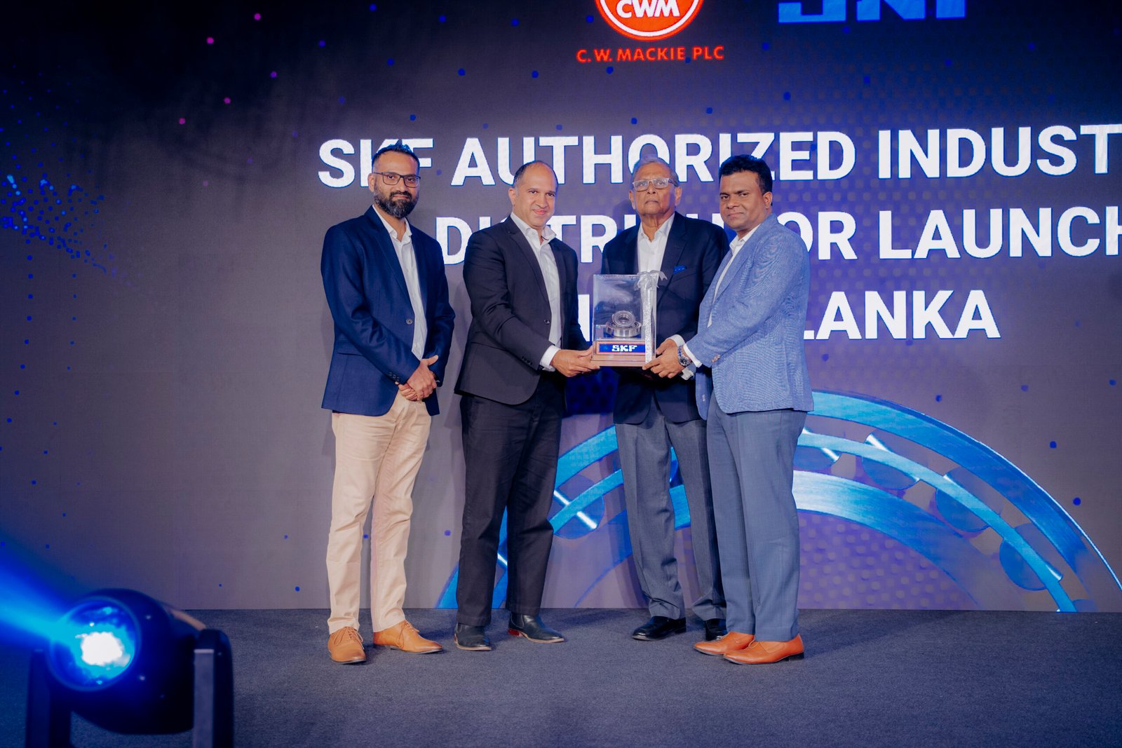 සී ඩබ්ලිව් මැකී පීඑල්සී ලොව විශාලතම බෙයාරින් නිෂ්පාදකයා SKF සමග අත්වැල් බැඳගනියි