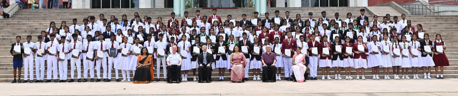 නීතිවිරෝධී සංක්‍රමණ පිළිබඳ දැනුවත්භාවය ඉහළ නැංවීම සඳහා සංවිධානය කළ “Zero Chance”  සම්මාන උළෙලේදී සිසු දරුවන්ගේ නිර්මාණශීලීත්වය ඇගයේ